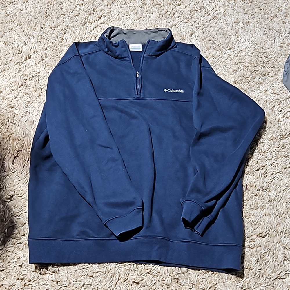 Columbia Sweatshirt